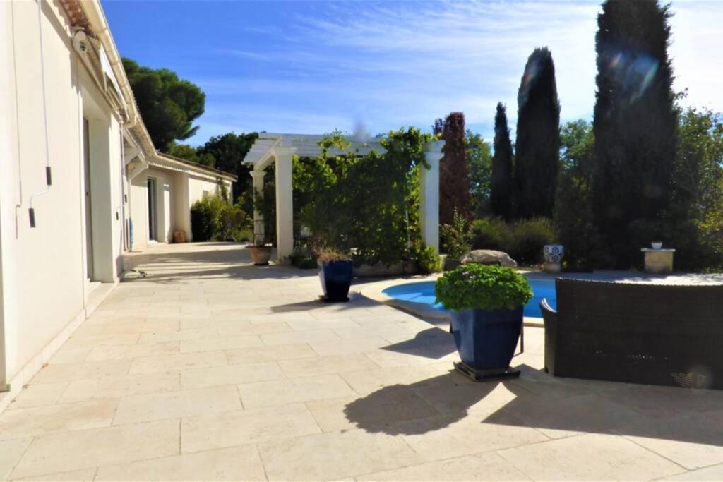 Ibis - Villa Avec Piscine, Jardin Et Parking Арль Экстерьер фото